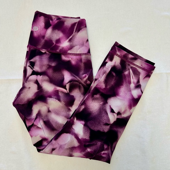 Lululemon Cropped Leggings - Size 6 - Picture 1 of 4